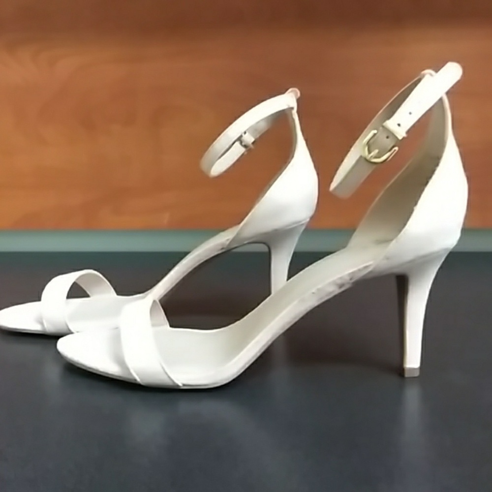 HM nude heels